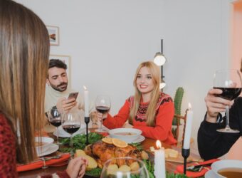 Conseils pour bien organiser une soirée en famille